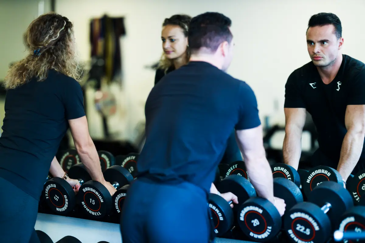 Dumbbell Duo Training - Mythe over Spieropbouw